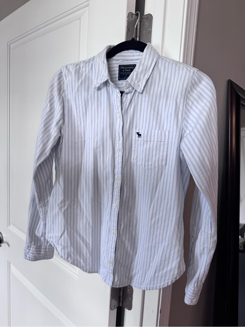 Abercrombie & Fitch Women’s Light Blue Striped Button-Down Shirt